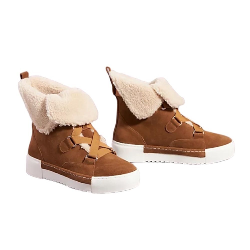 CECELIA NEW YORK Julie Wedge Sneaker Boots in honey 7.5